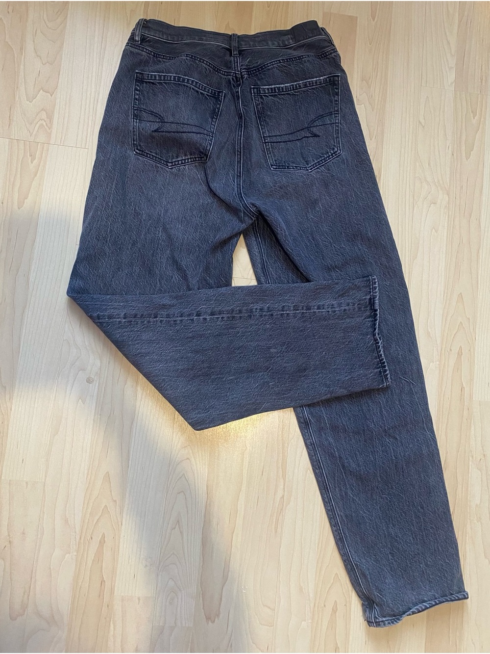 American Eagle Outfitters High Waisted Straight Leg Baggy Jean - Picture 4 of 5